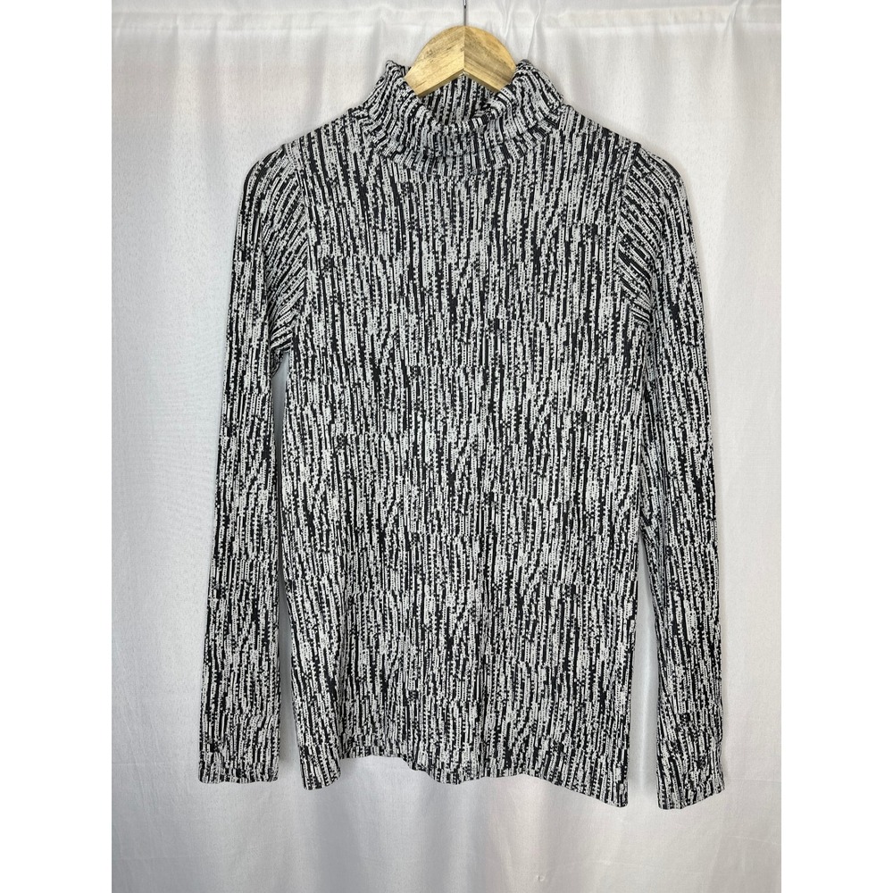 NWOT Athleta Flurry Elemental Turtleneck MEDIUM Athleisure Gym Artsy Preppy
